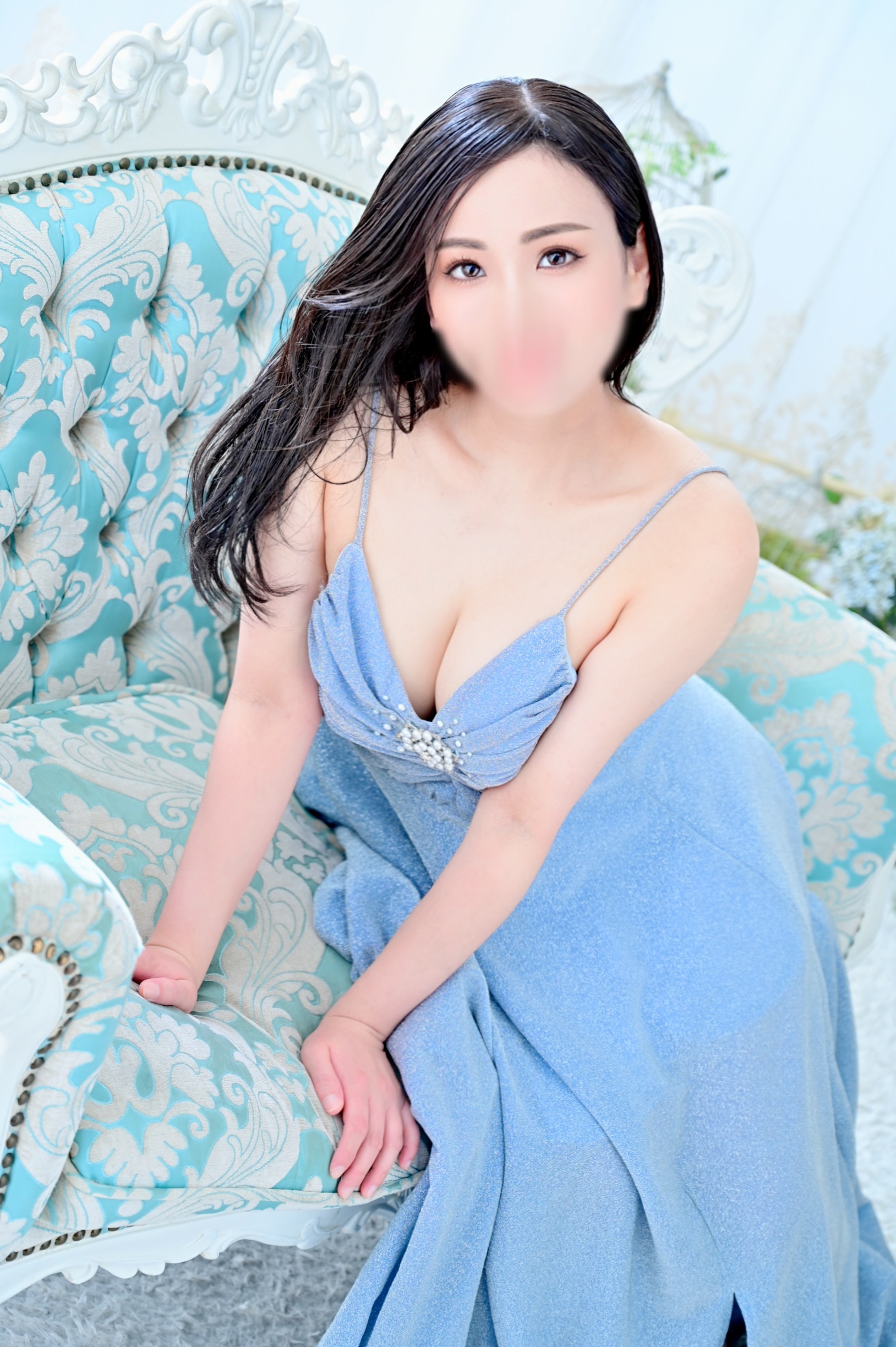 『 はな 』本日の出勤…16:00～23:00 AGE 32 / T.157 B.87(E) W.60 H.85