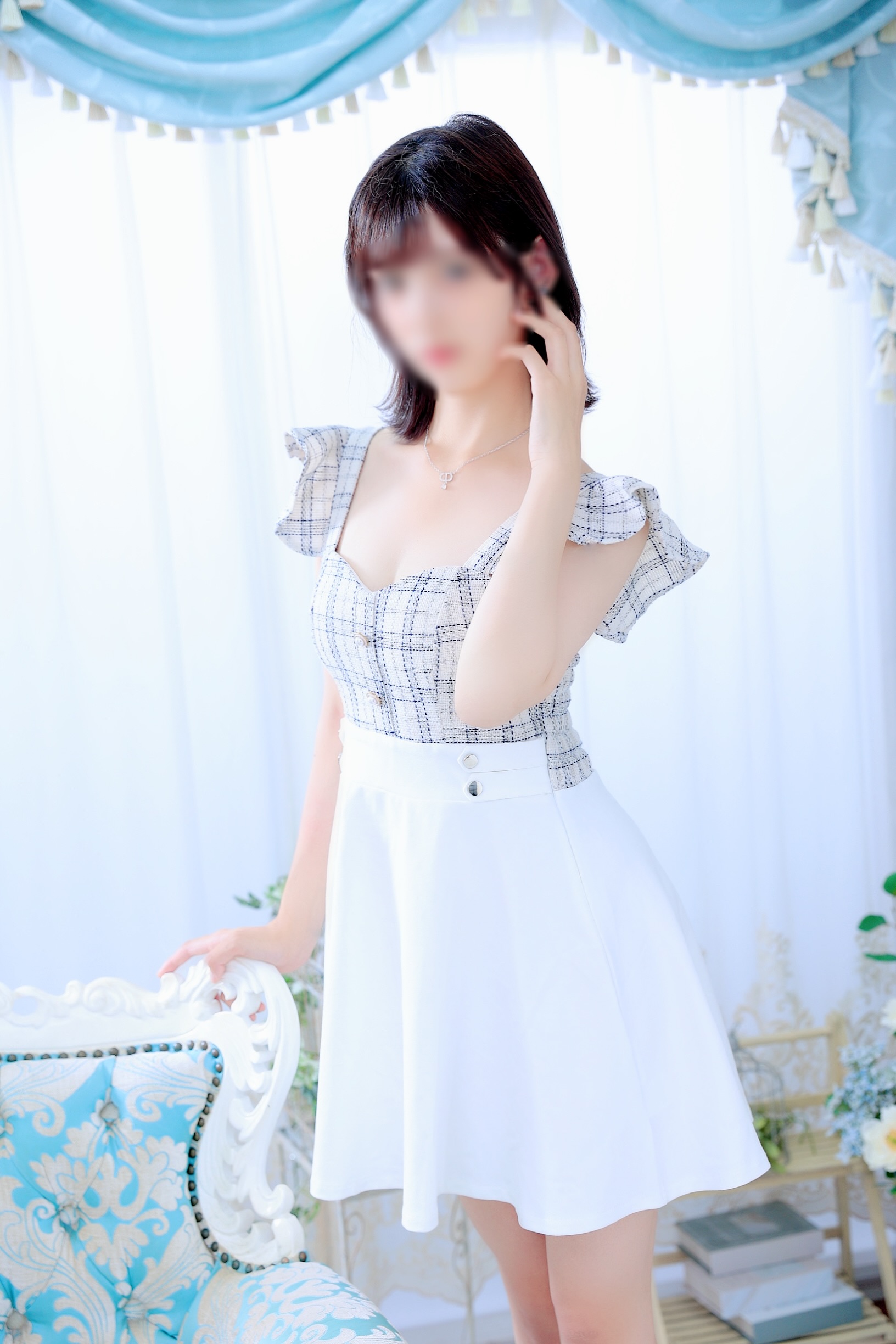 振り返るほどの美貌×あざと可愛さ＝反則級♡本日出勤