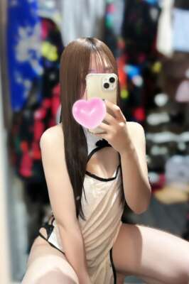 『 レイ 』本日の出勤…12:00～20:00 AGE 22 / T.150 B.82(B) W.56 H.85