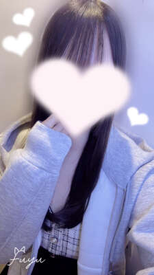 『 ふゆ 』本日の出勤…14:00～20:00 AGE 20 / T.158 B.84(C) W.59 H.82